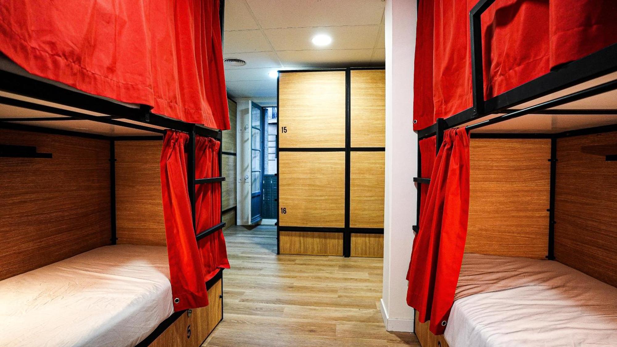 Fit Hostel Madrid Buitenkant foto