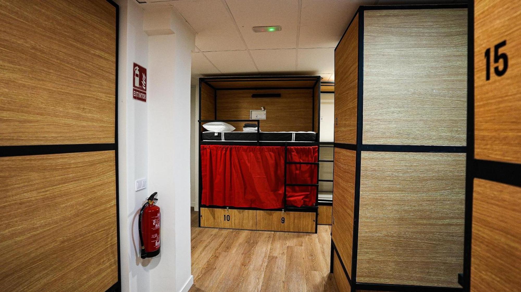 Fit Hostel Madrid Buitenkant foto
